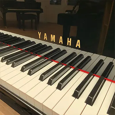 Yamaha C2 Grand Piano - photo 3 thumbnail